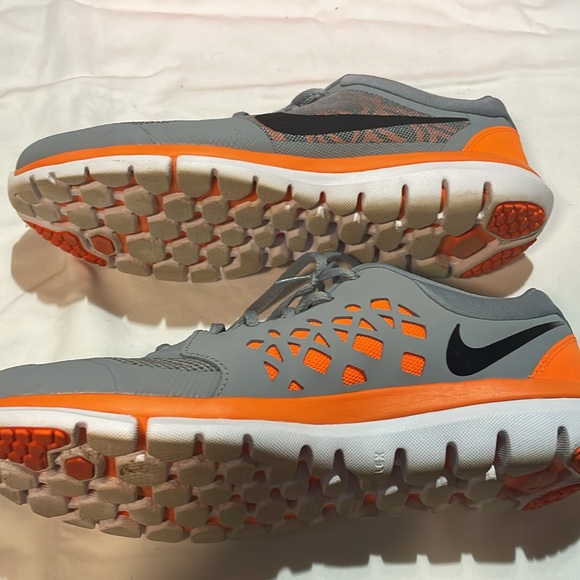 Nike Men's Flex Run 2015 Running Sneakers from Finish Line - Picture 3 of 5